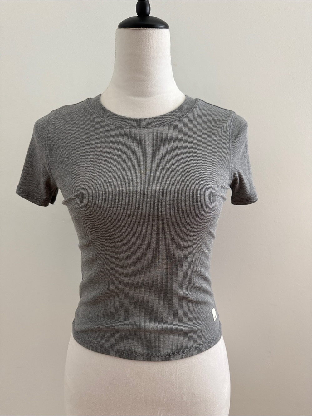Vuori Slim Ribbed Short Sleeve Tee - Gray